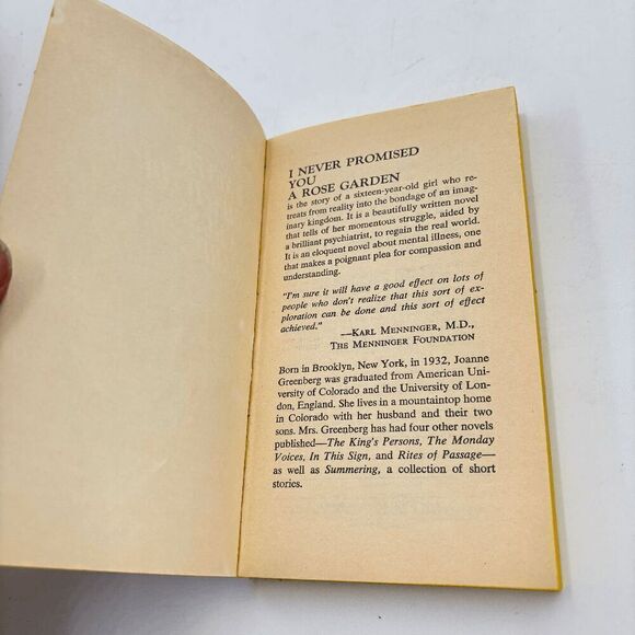 I Never Promised You A Rose Garden by Hannah Green 1964 Vintage Paperback Signet - Picture 4 of 6